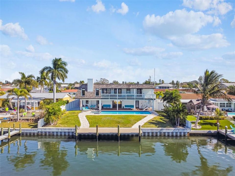 En Venta: $1,050,000 (4 camas, 3 baños, 2780 Pies cuadrados)