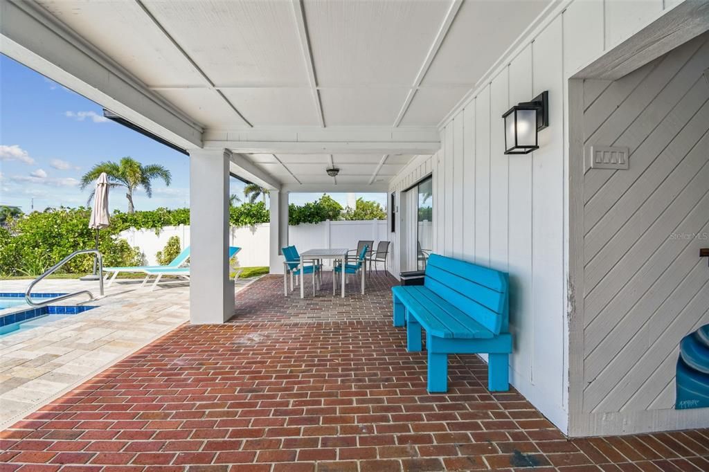 En Venta: $1,050,000 (4 camas, 3 baños, 2780 Pies cuadrados)