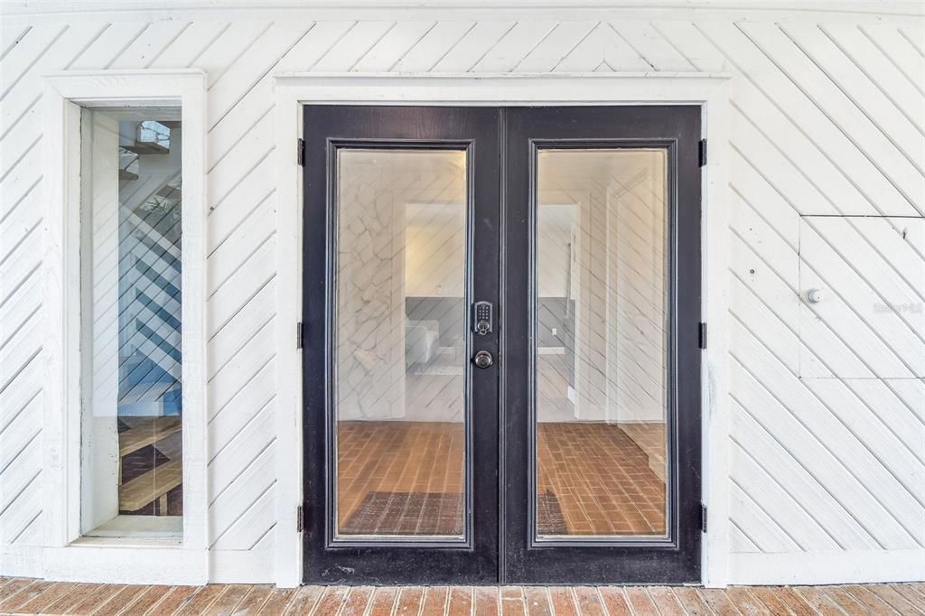 En Venta: $1,050,000 (4 camas, 3 baños, 2780 Pies cuadrados)