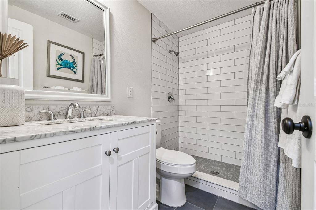 En Venta: $1,050,000 (4 camas, 3 baños, 2780 Pies cuadrados)