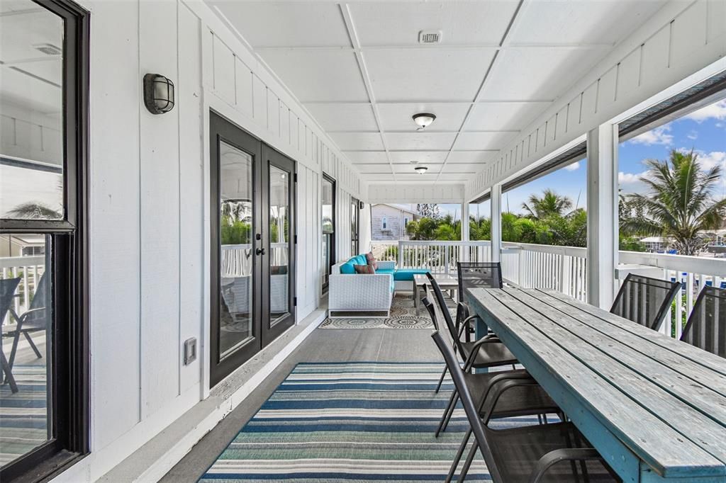 En Venta: $1,050,000 (4 camas, 3 baños, 2780 Pies cuadrados)