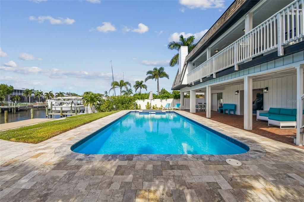 En Venta: $1,050,000 (4 camas, 3 baños, 2780 Pies cuadrados)