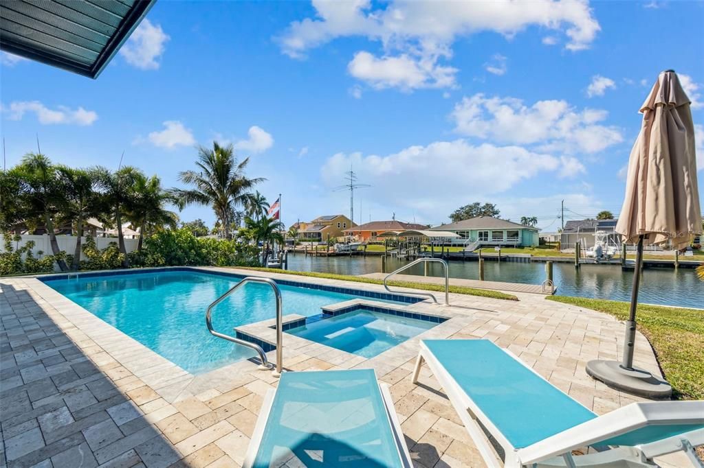 En Venta: $1,050,000 (4 camas, 3 baños, 2780 Pies cuadrados)