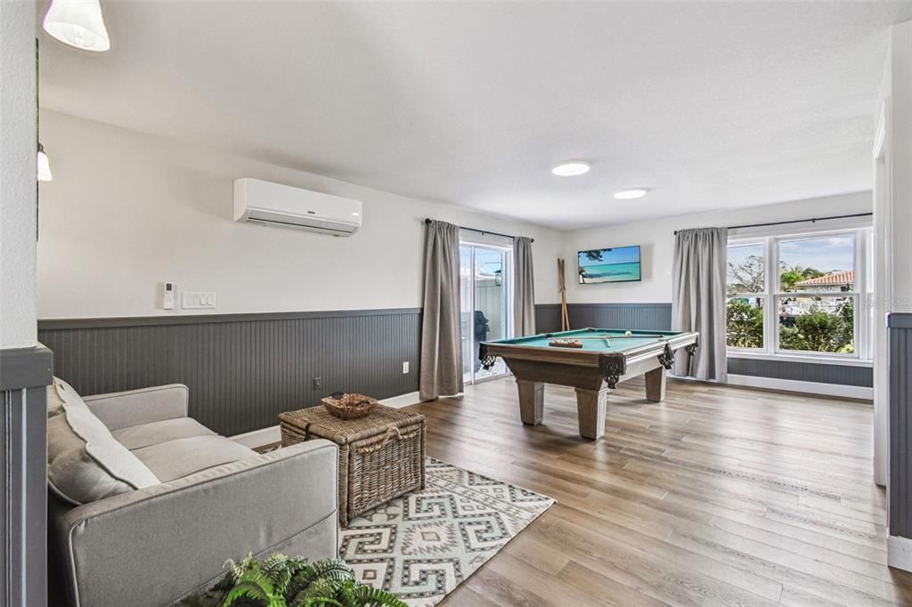 En Venta: $1,050,000 (4 camas, 3 baños, 2780 Pies cuadrados)