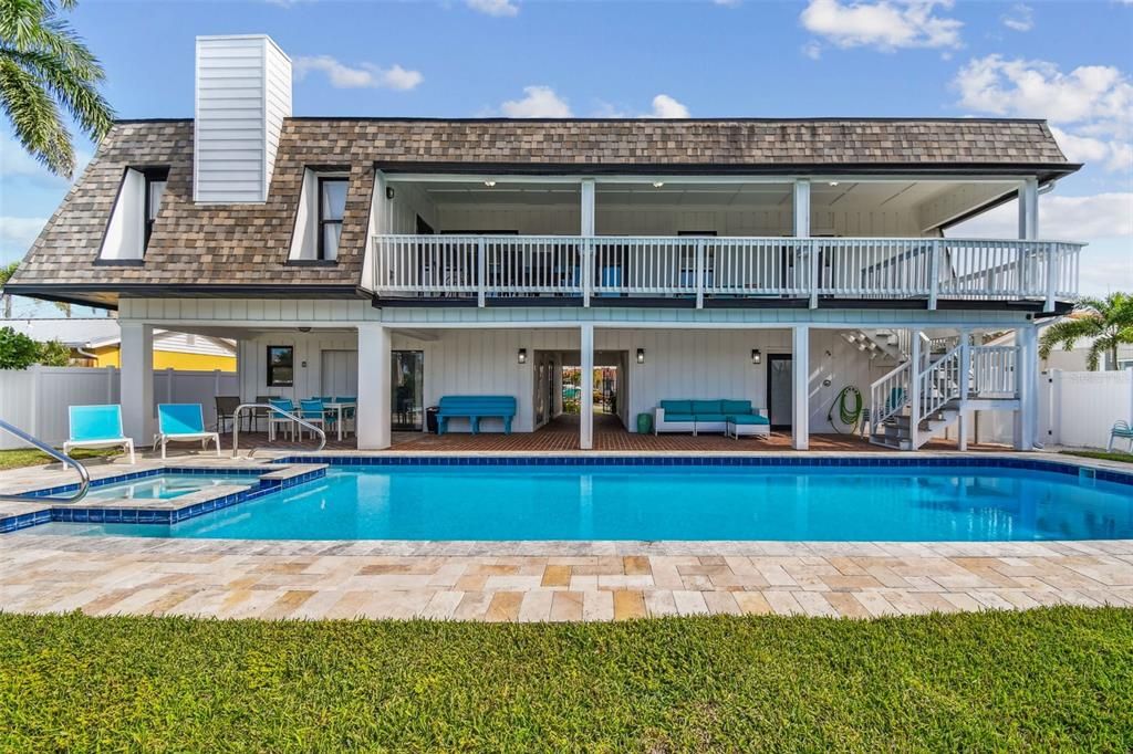 En Venta: $1,050,000 (4 camas, 3 baños, 2780 Pies cuadrados)