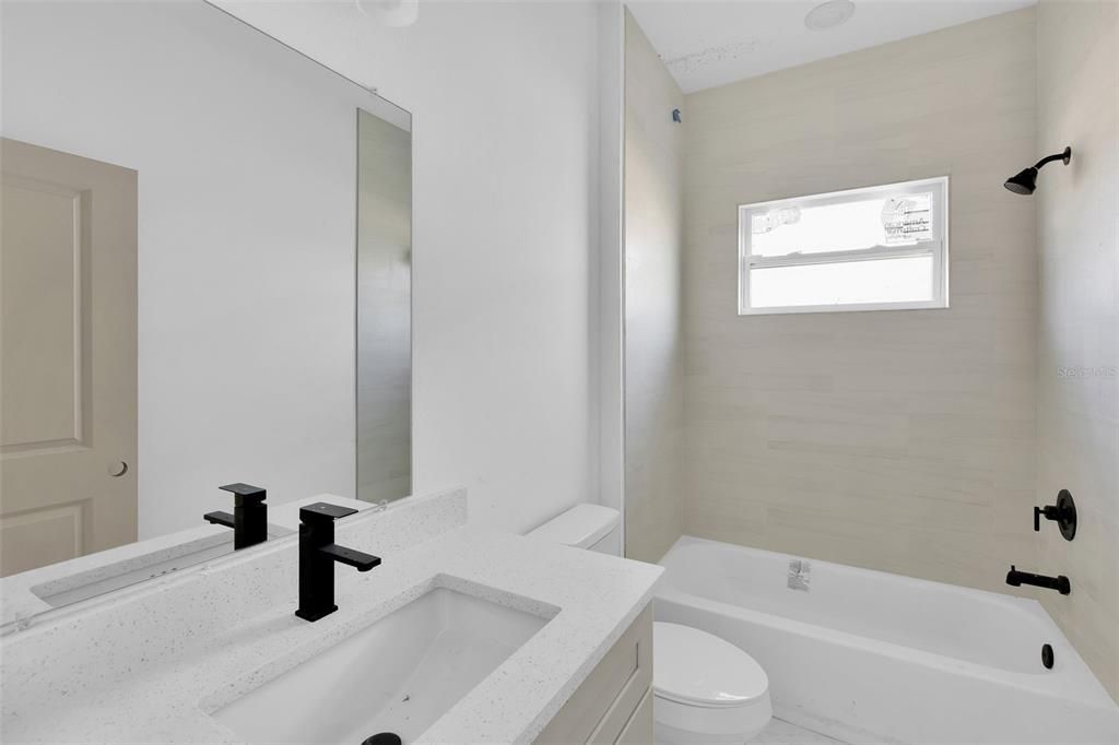 For Sale: $354,900 (4 beds, 3 baths, 1905 Square Feet)