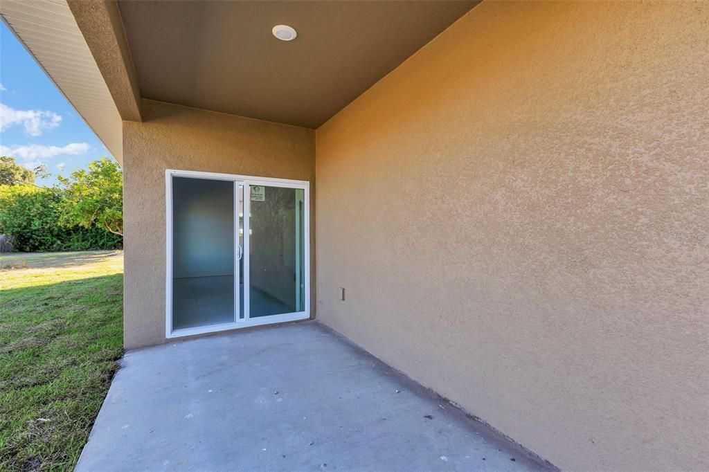 For Sale: $354,900 (4 beds, 3 baths, 1905 Square Feet)