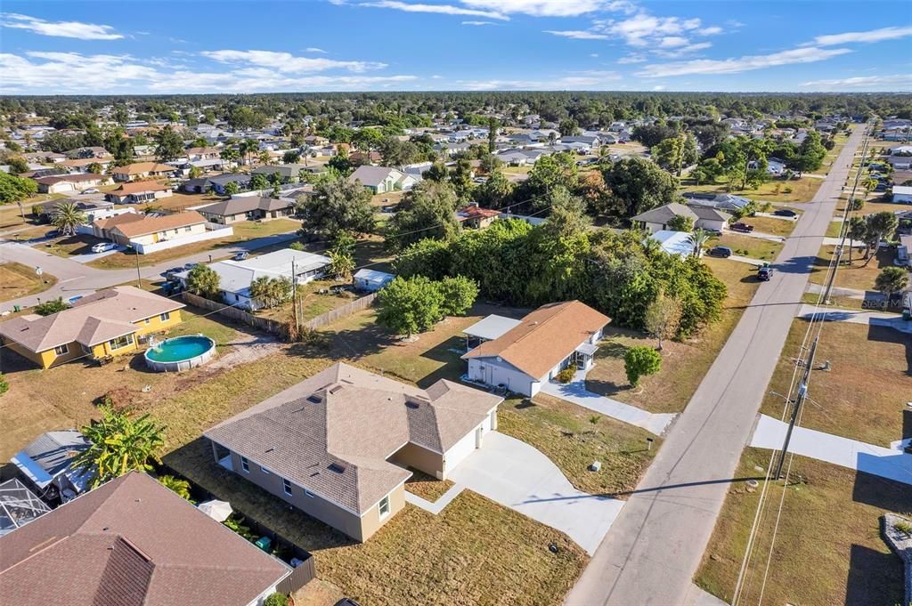 For Sale: $354,900 (4 beds, 3 baths, 1905 Square Feet)