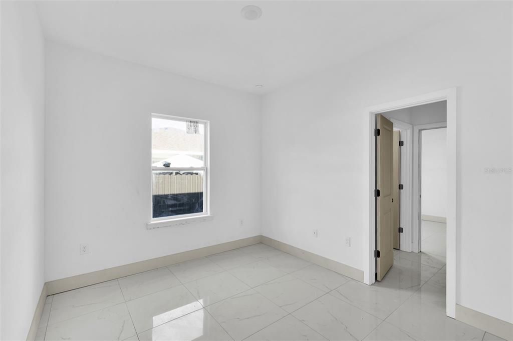 For Sale: $354,900 (4 beds, 3 baths, 1905 Square Feet)