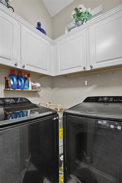 En Venta: $337,000 (3 camas, 2 baños, 1384 Pies cuadrados)