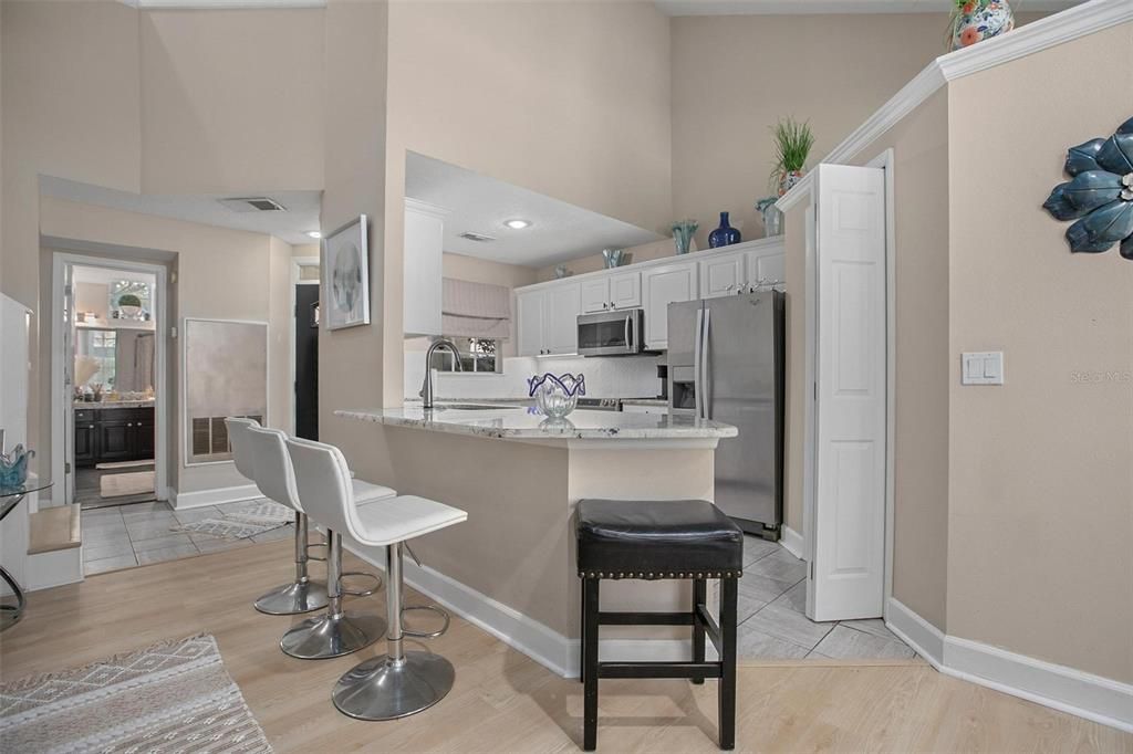 En Venta: $337,000 (3 camas, 2 baños, 1384 Pies cuadrados)