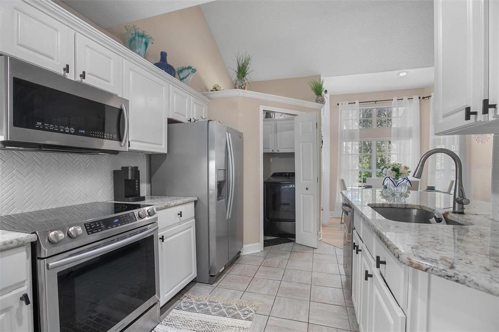 En Venta: $337,000 (3 camas, 2 baños, 1384 Pies cuadrados)