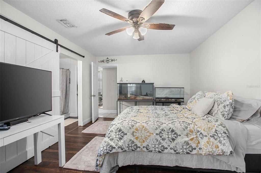 En Venta: $337,000 (3 camas, 2 baños, 1384 Pies cuadrados)