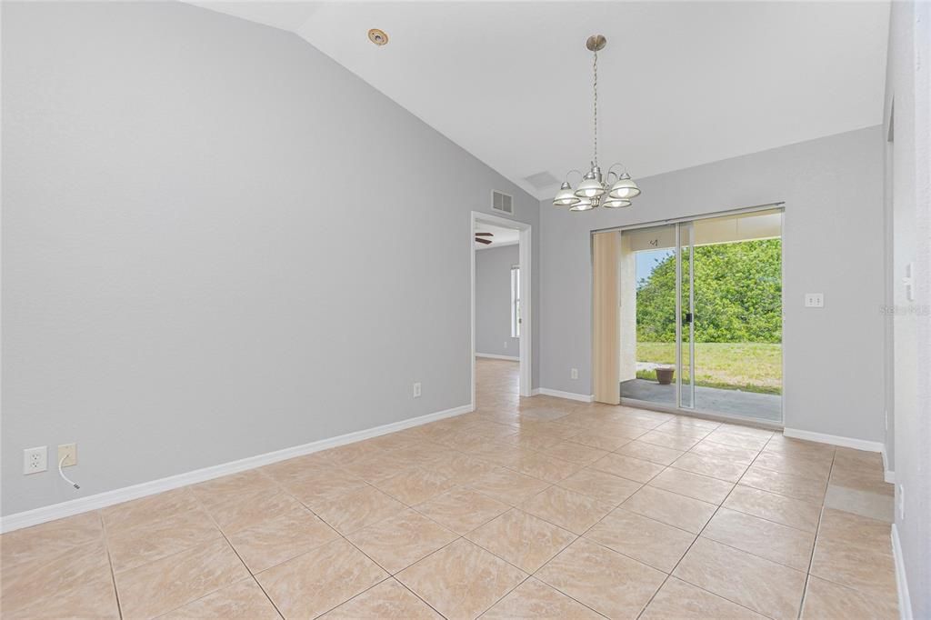 En Renta: $2,000 (3 camas, 2 baños, 1676 Pies cuadrados)