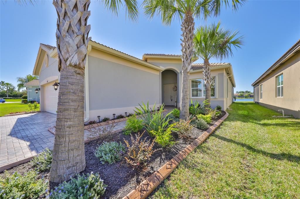 For Sale: $640,000 (3 beds, 2 baths, 2202 Square Feet)