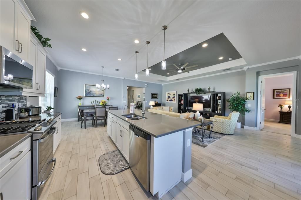 For Sale: $640,000 (3 beds, 2 baths, 2202 Square Feet)