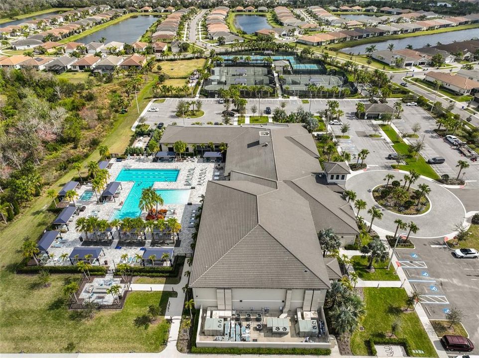 For Sale: $640,000 (3 beds, 2 baths, 2202 Square Feet)