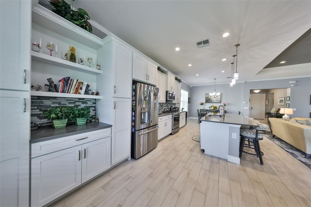 For Sale: $640,000 (3 beds, 2 baths, 2202 Square Feet)