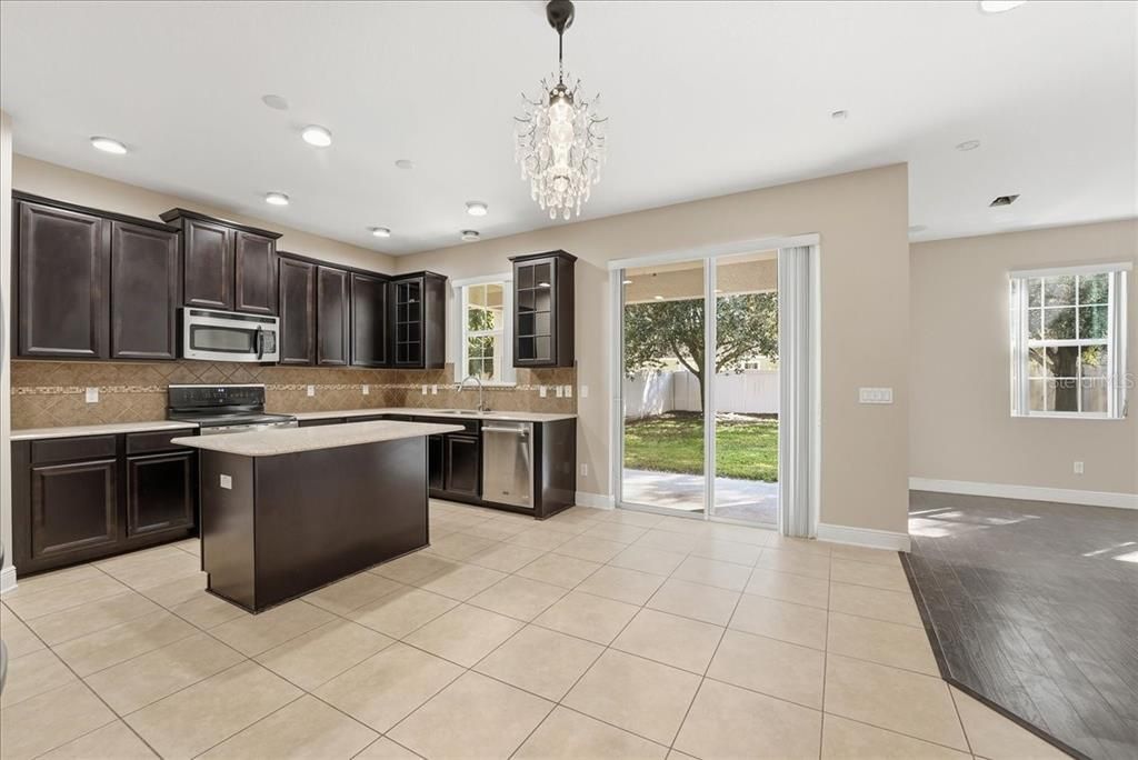 На продажу: $695,000 (4 спален, 3 ванн, 3505 Квадратных фут)