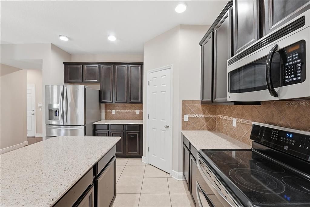 На продажу: $695,000 (4 спален, 3 ванн, 3505 Квадратных фут)