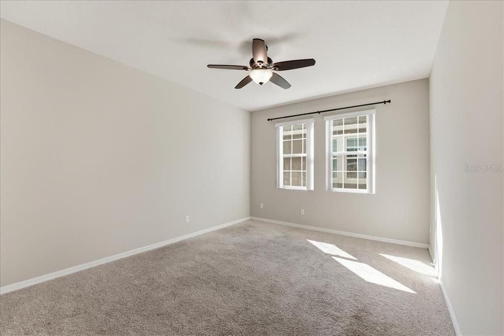 На продажу: $695,000 (4 спален, 3 ванн, 3505 Квадратных фут)