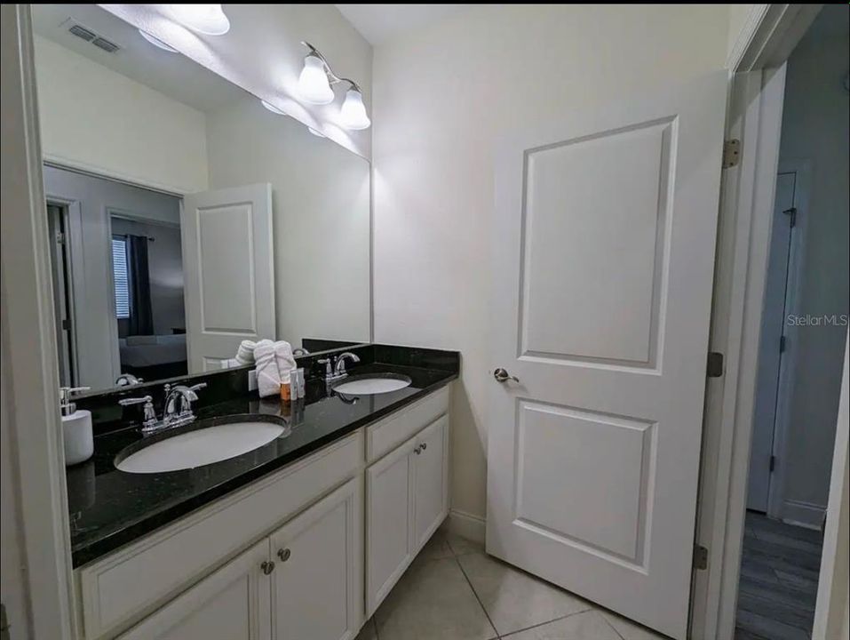 En Venta: $510,000 (5 camas, 4 baños, 2204 Pies cuadrados)