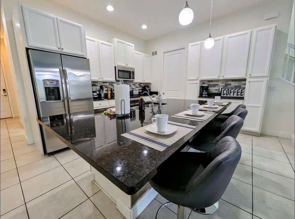 En Venta: $510,000 (5 camas, 4 baños, 2204 Pies cuadrados)