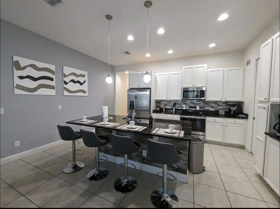 En Venta: $510,000 (5 camas, 4 baños, 2204 Pies cuadrados)