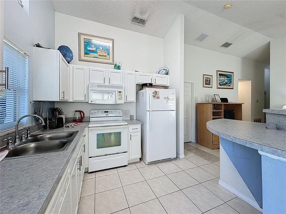 For Sale: $310,000 (3 beds, 2 baths, 1130 Square Feet)