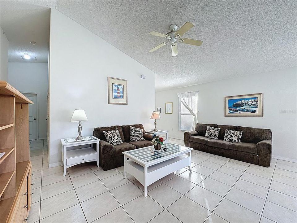 For Sale: $310,000 (3 beds, 2 baths, 1130 Square Feet)