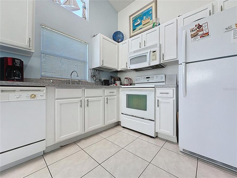 For Sale: $310,000 (3 beds, 2 baths, 1130 Square Feet)