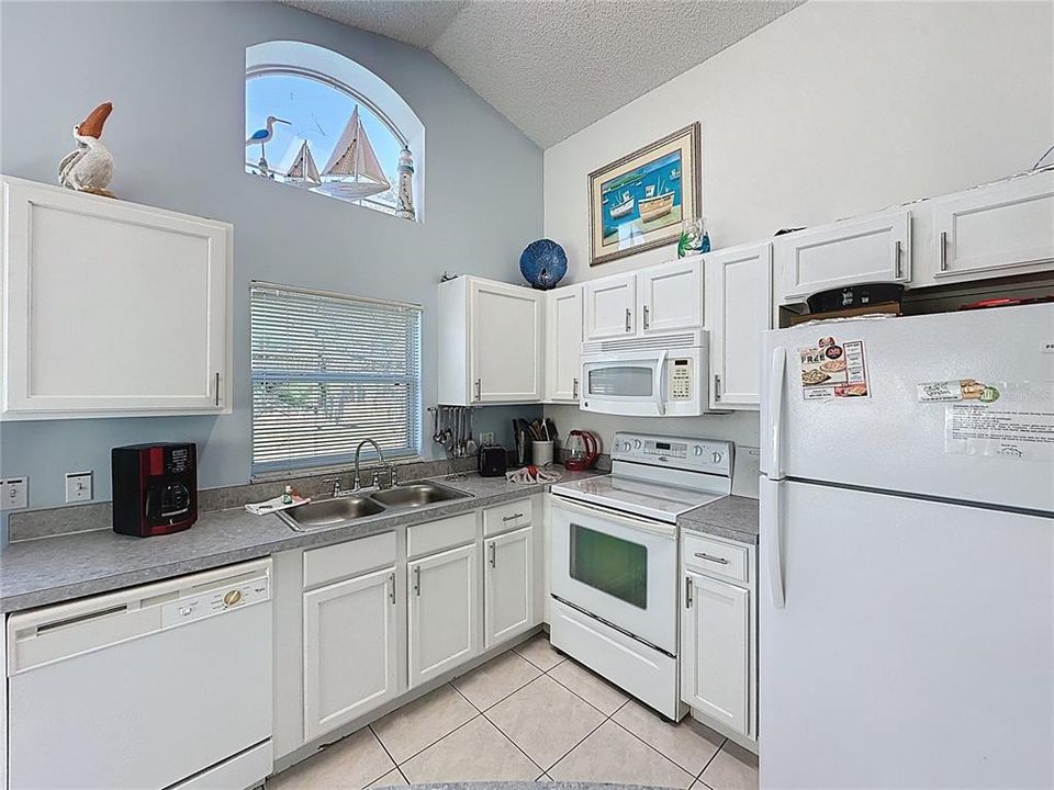 For Sale: $310,000 (3 beds, 2 baths, 1130 Square Feet)