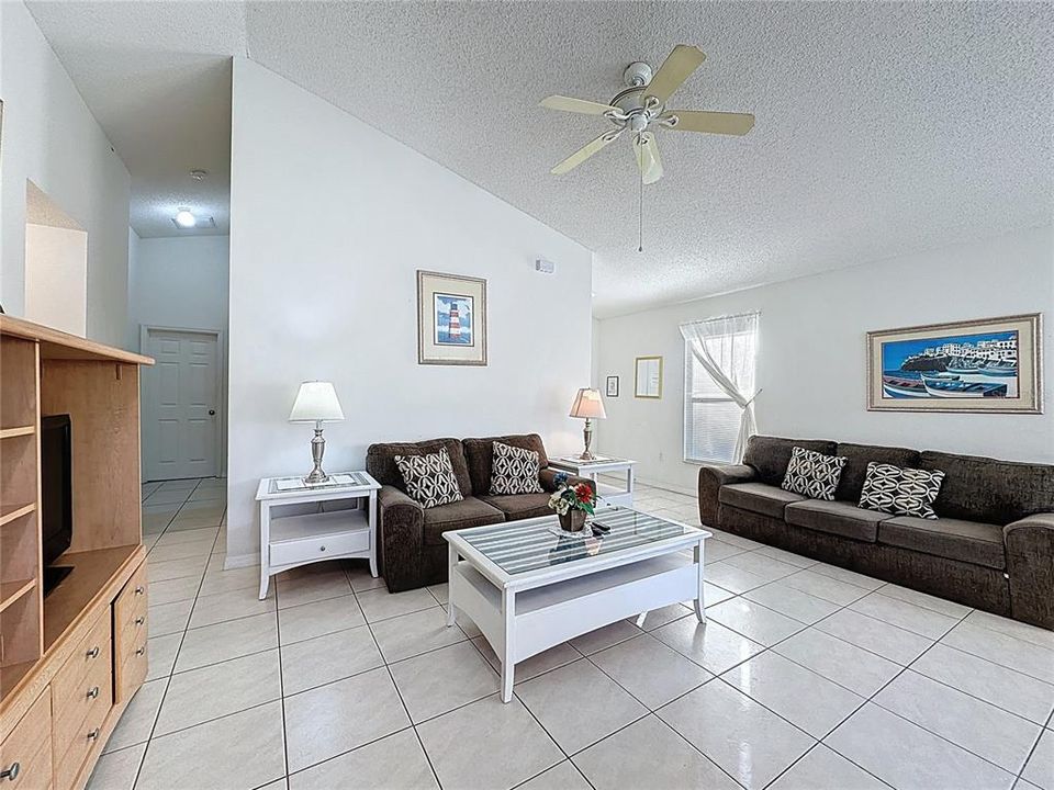 For Sale: $310,000 (3 beds, 2 baths, 1130 Square Feet)