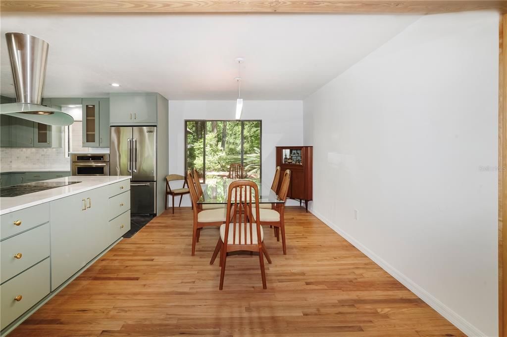 待售: $899,000 (5 贝兹, 3 浴室, 3322 平方英尺)