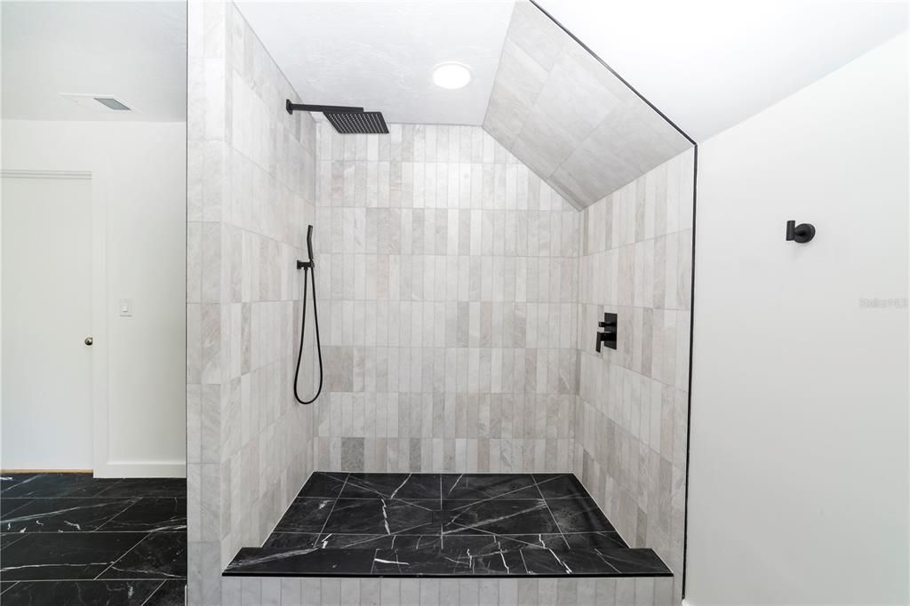 待售: $899,000 (5 贝兹, 3 浴室, 3322 平方英尺)