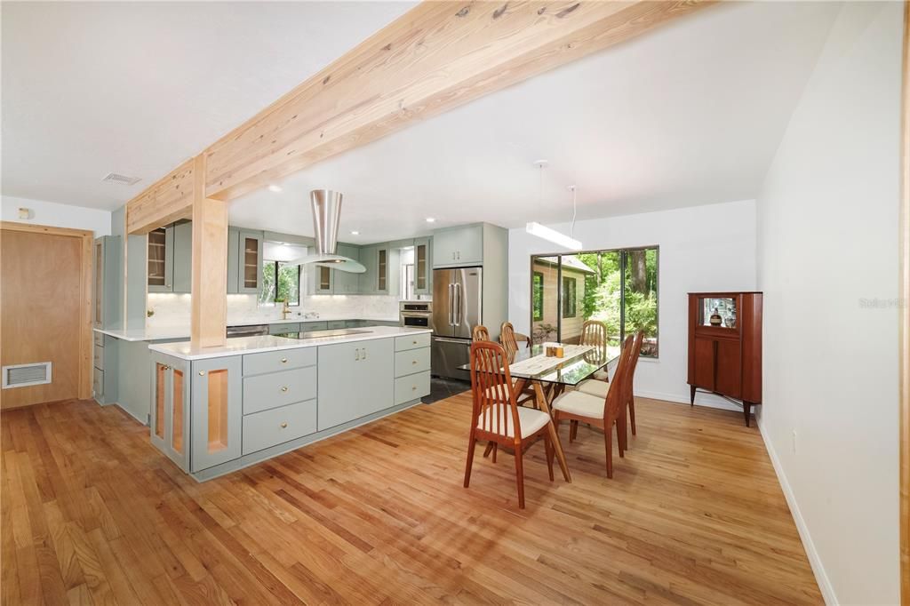 待售: $899,000 (5 贝兹, 3 浴室, 3322 平方英尺)