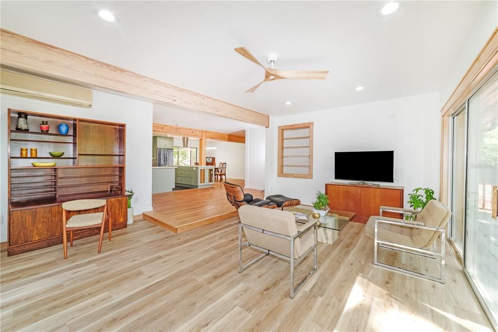 待售: $899,000 (5 贝兹, 3 浴室, 3322 平方英尺)