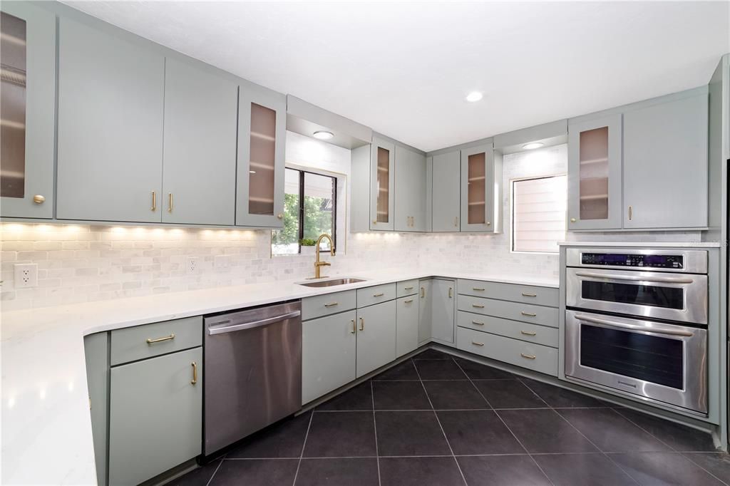 待售: $899,000 (5 贝兹, 3 浴室, 3322 平方英尺)