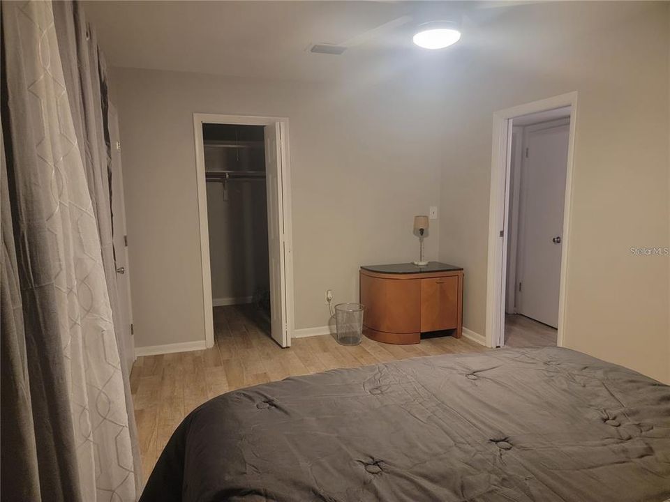 For Sale: $100,000 (2 beds, 1 baths, 925 Square Feet)