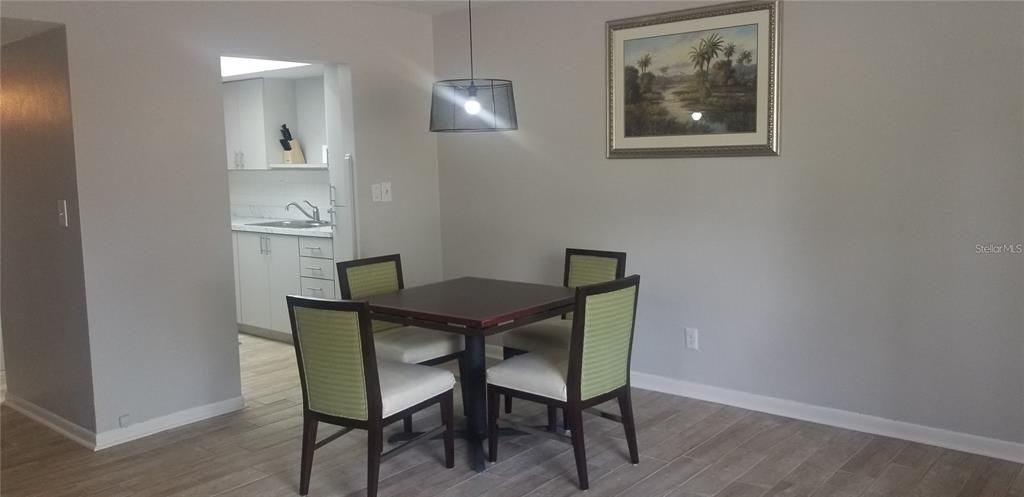 For Sale: $100,000 (2 beds, 1 baths, 925 Square Feet)