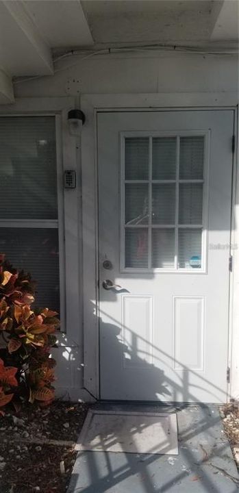 For Sale: $100,000 (2 beds, 1 baths, 925 Square Feet)