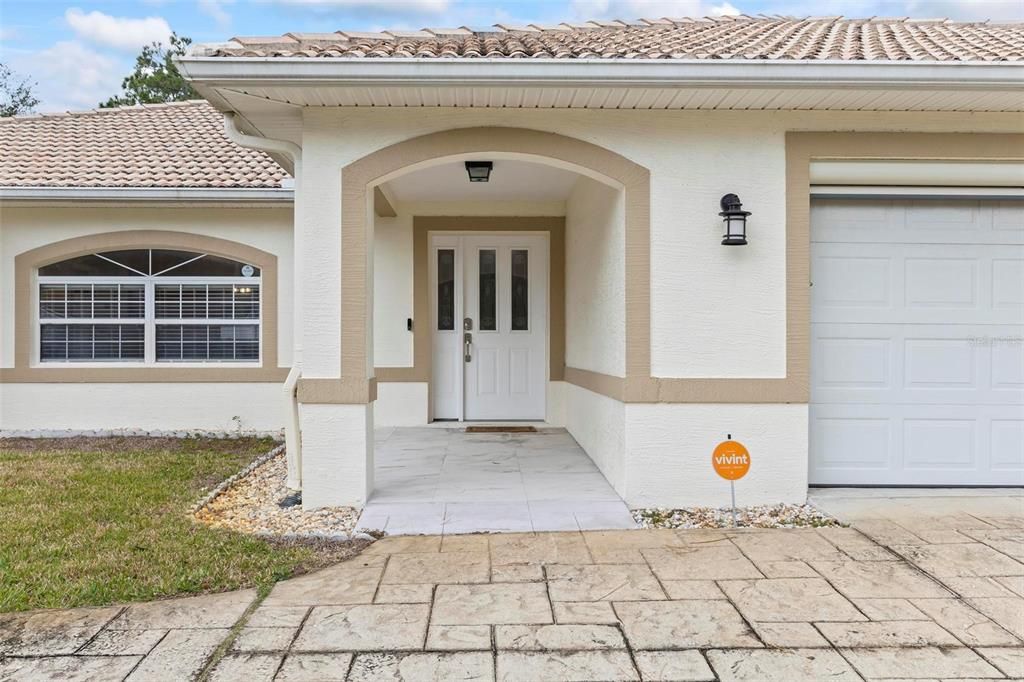 For Rent: $2,900 (3 beds, 2 baths, 2024 Square Feet)