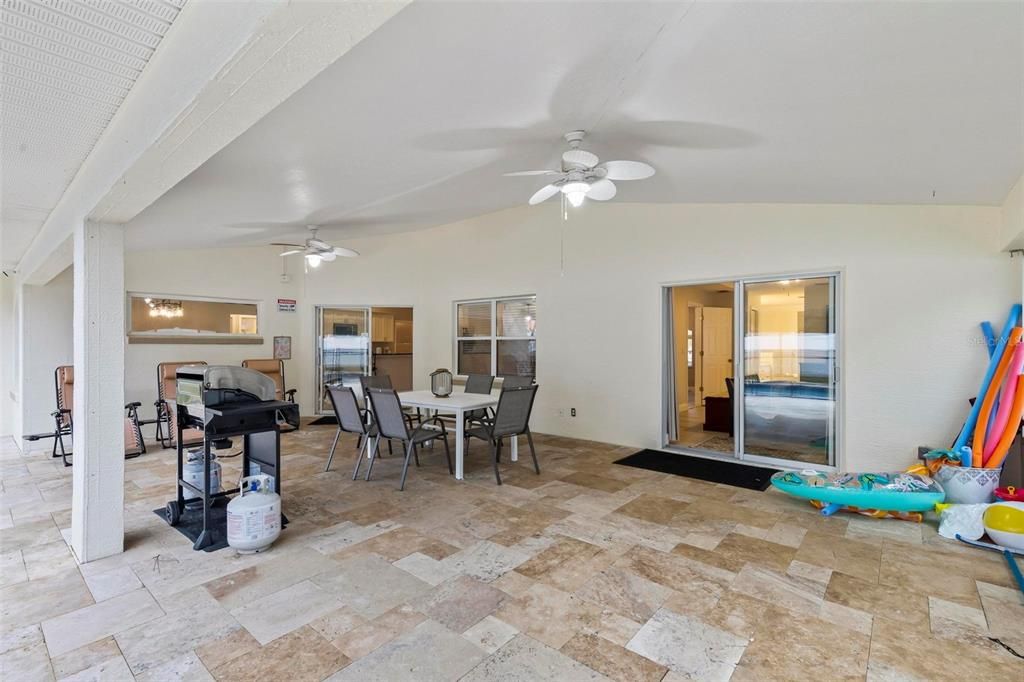 For Rent: $2,900 (3 beds, 2 baths, 2024 Square Feet)