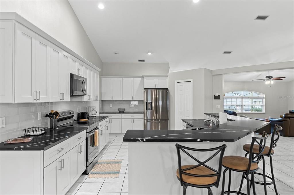 For Rent: $2,900 (3 beds, 2 baths, 2024 Square Feet)