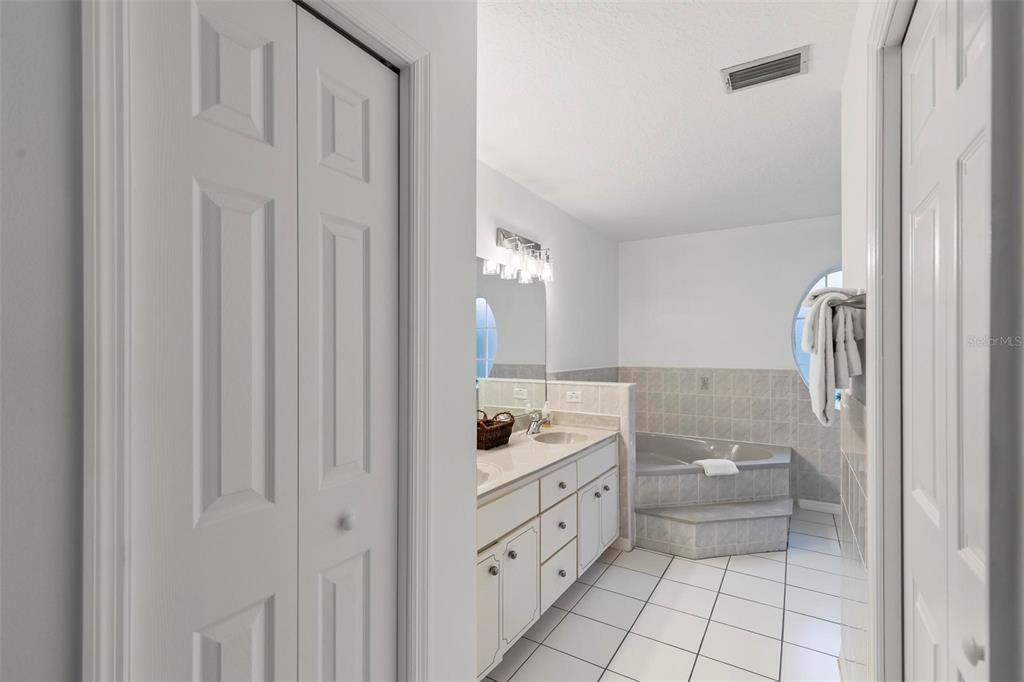 For Rent: $2,900 (3 beds, 2 baths, 2024 Square Feet)