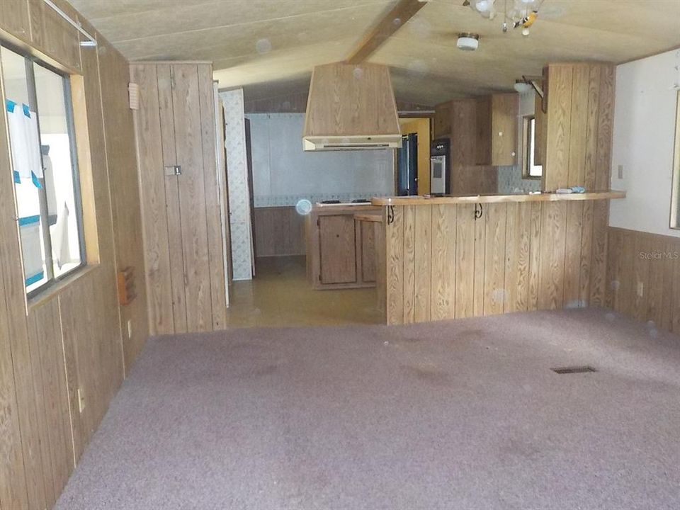 合同活跃: $138,000 (2 贝兹, 2 浴室, 924 平方英尺)