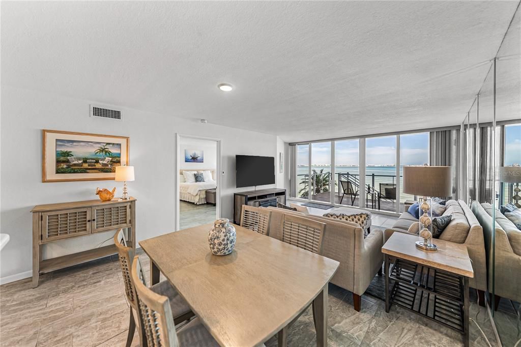 На продажу: $675,000 (2 спален, 2 ванн, 1255 Квадратных фут)