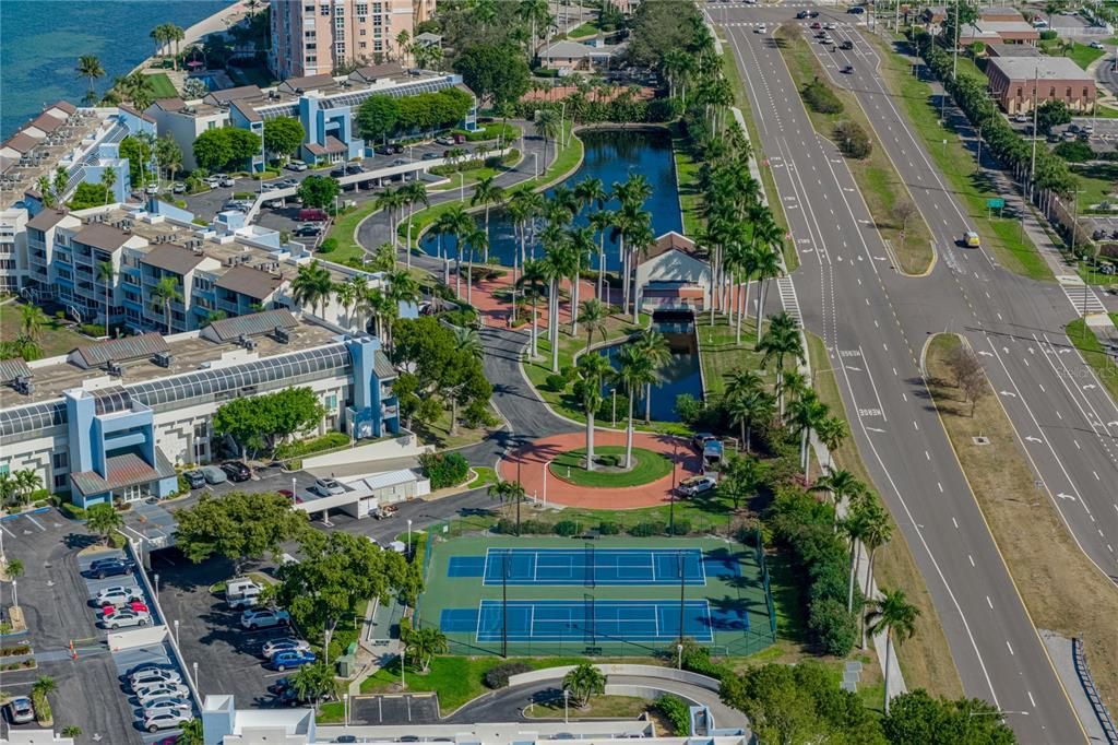 На продажу: $675,000 (2 спален, 2 ванн, 1255 Квадратных фут)