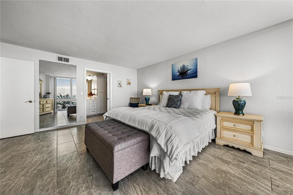 На продажу: $675,000 (2 спален, 2 ванн, 1255 Квадратных фут)