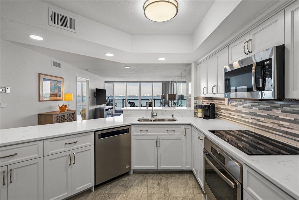 На продажу: $675,000 (2 спален, 2 ванн, 1255 Квадратных фут)